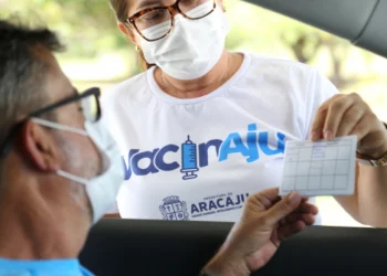 Vacinação contra Covid-19 volta a ser aplicada nesta segunda-feira em Aracaju; confira programação