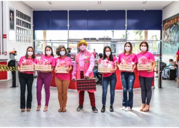 Abertura da programação oficial do Outubro Rosa na SES traz arte e conscientização