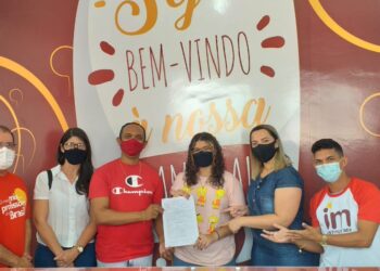 Secretários entregam prêmios sorteados no Vem Vacina, Vem em Socorro