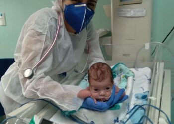 Recém-nascidos são atendidos com fisioterapia na Maternidade Nossa Senhora de Lourdes