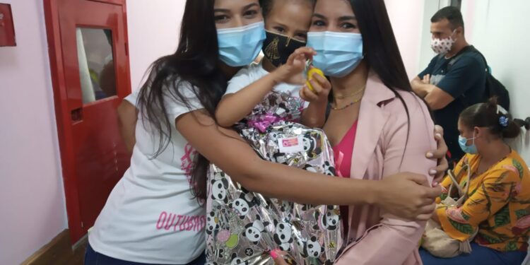 Oncologia do Huse abre mês das crianças com distribuição de brinquedos e lanches