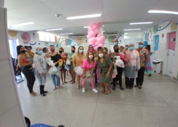 Crianças são contempladas com presentes e diversão na Maternidade Nossa Senhora de Lourdes
