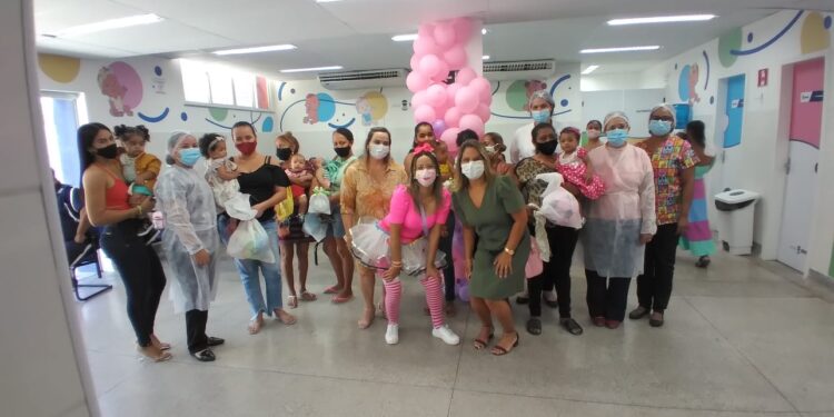 Crianças são contempladas com presentes e diversão na Maternidade Nossa Senhora de Lourdes