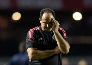 Em reestreia de Ceni, São Paulo empata com o Ceará e amplia jejum de vitórias