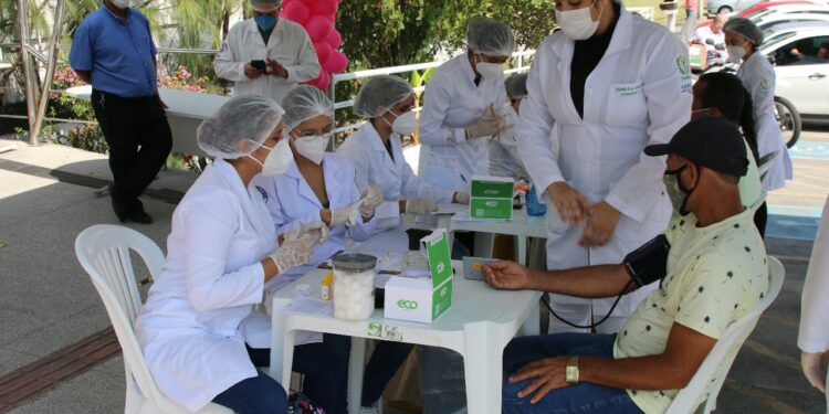 Outubro Rosa: Case oferta testes rápidos de glicemia e pressão arterial para os usuários
