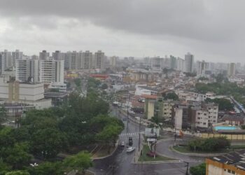 Defesa Civil emite alerta para possibilidade de chuva intensa nas próximas 48h