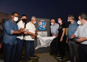 Prefeito Edvaldo entrega infraestrutura do loteamento Tia Caçula