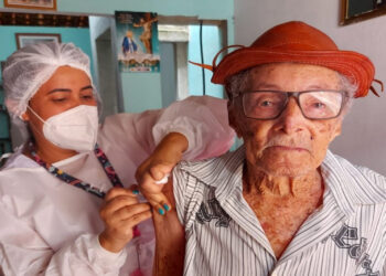 Aplicação da dose de reforço em São Cristóvão segue acontecendo para idosos de 60 anos ou mais