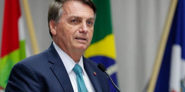 Bolsonaro diz que decidirá em março se irá tentar reeleição
