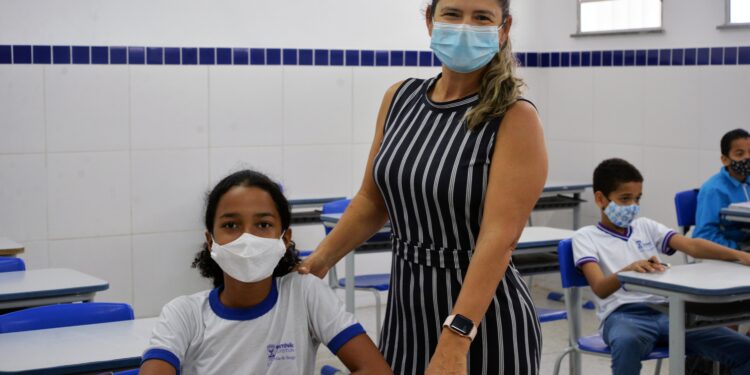 Questionários contextuais do Saese estão disponíveis para professores e diretores