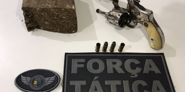 Polícia Militar apreende droga e arma de fogo na Zona de Expansão