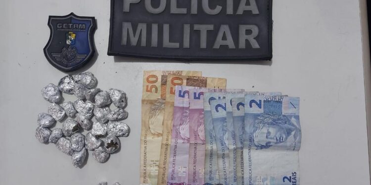 Polícia Militar prende dois suspeitos de tráfico de drogas no a Zona Norte de Aracaju
