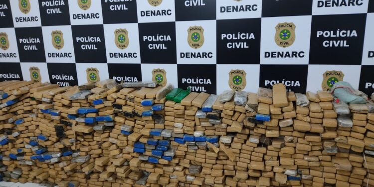 Denarc apreende 1,1 tonelada de maconha em Aracaju