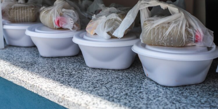 Governo inaugura Posto de Distribuição do Restaurante Padre Pedro no antigo Clube do Vasco