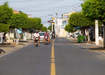 Belivaldo inaugura pavimentação asfáltica em Simão Dias