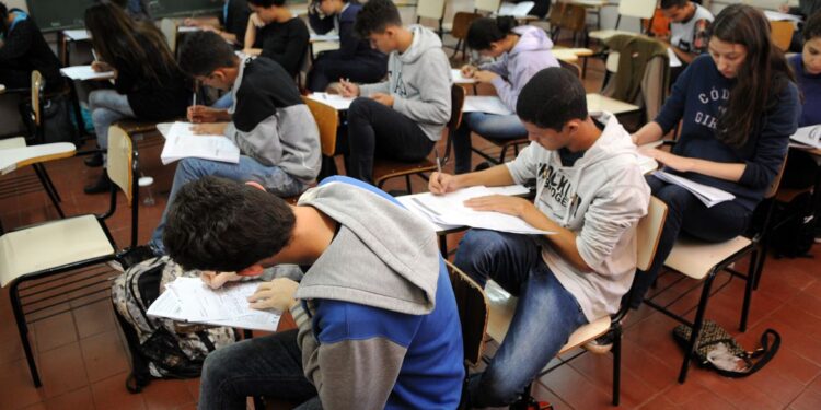 Estudo mostra que 55% dos alunos confiam na qualidade do ensino