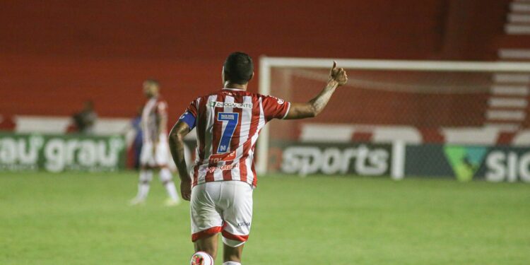 Série B: Náutico supera Goiás por 3 a 2