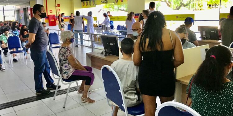 Aracaju imuniza adolescentes de 13 anos e completa o ciclo vacinal de 60% da população