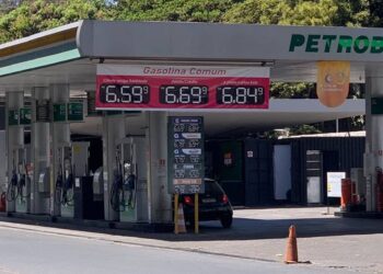 Com 6ª alta consecutiva, preço da gasolina já está 12% mais caro nas primeiras semanas de outubro