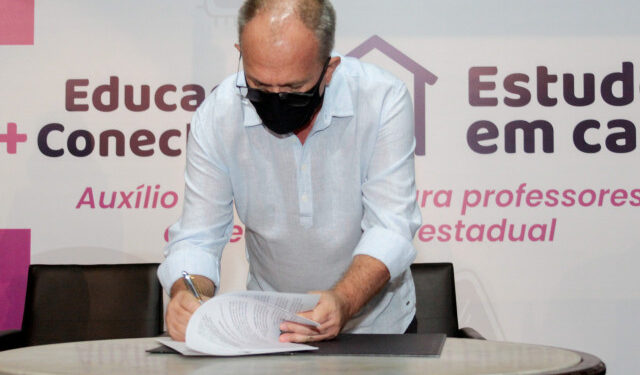 Governo de Sergipe paga o auxílio tecnológico a mais de 5.700 professores