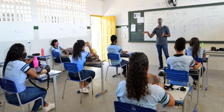 Seduc convoca 113 professores substitutos para a entrega de documentos