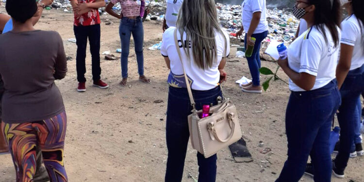 Alunos do Centro de Excelência Roque José de Souza participam de aula prática de Inovação e Sustentabilidade