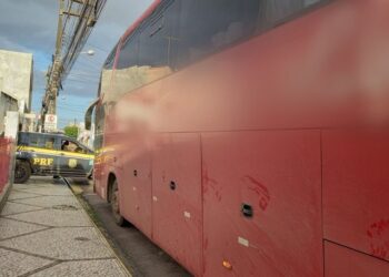 PRF detém suspeito de importunação sexual em ônibus interestadual