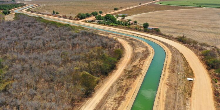 Governo lança edital para novo trecho da transposição do Rio São Francisco
