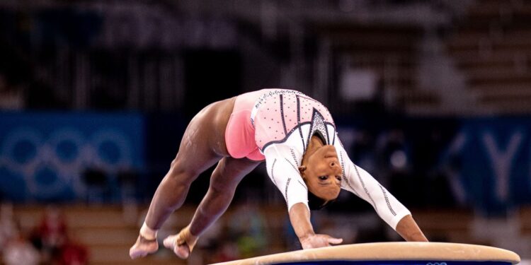 Mundial de Ginástica: Rebeca Andrade avança a 3 finais de aparelhos