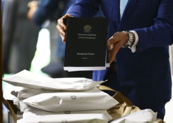 Relator da CPI da Pandemia vê atraso deliberado na compra de vacinas