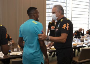 Eliminatórias: jogadores nacionais se juntam à seleção em Bogotá