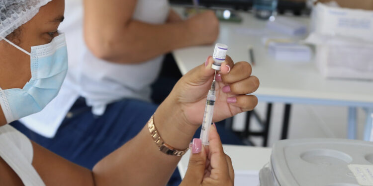 Aracaju realizará programação especial de saúde com vacinas, exames e testes no dia 16