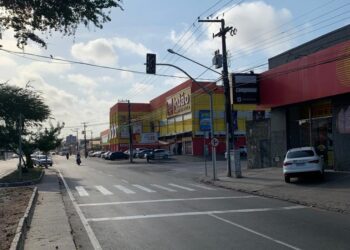 Furtos de cabos e oscilações de energia afetam o funcionamento dos semáforos de Aracaju