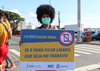 SMTT realiza ação educativa na região dos Mercados Centrais