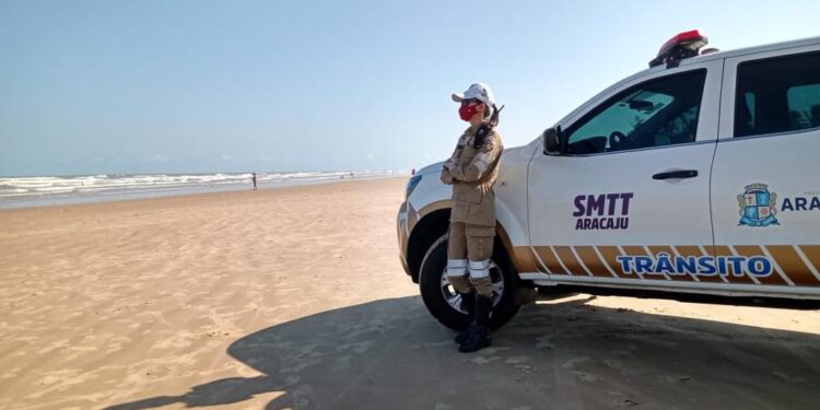 SMTT reforçará a fiscalização na faixa de areia de Aracaju nesse feriado prolongado