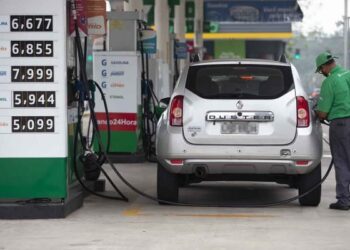 Gasolina está 21% mais cara no país nas primeiras semanas novembro, diz Ticket Log