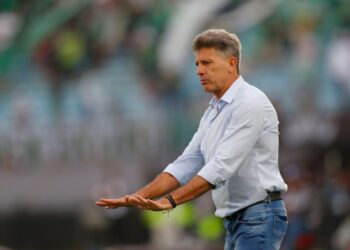 Flamengo anuncia saída de Renato Gaúcho