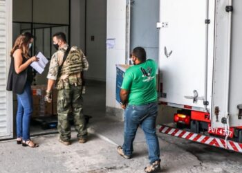 Sergipe recebe mais 32 mil vacinas contra a Covid-19 para adolescentes