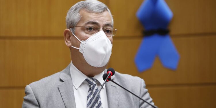 Iran Barbosa fala sobre projeto que prevê piso salarial para Enfermagem