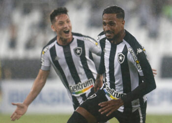 Botafogo vence o Confiança e fica ainda mais perto do acesso à Série A