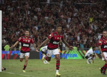 Bruno Henrique garante vitória do Flamengo sobre o Corinthians