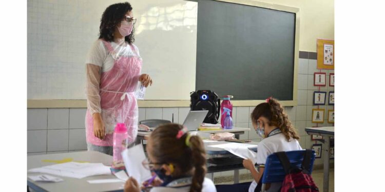 Inscrições abertas para processo de remoção de professores