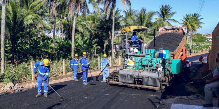 Prefeitura de Lagarto está executando a pavimentação asfáltica da Rua Dr Evandro, nas Pratas
