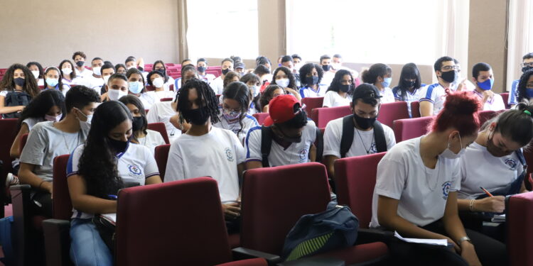 Escolas estaduais se preparam para o Saeb