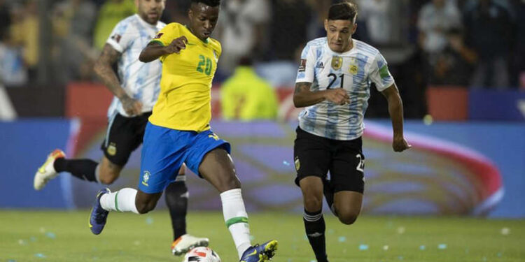Brasil luta, desperdiça chances, mas sai de campo com o empate com a Argentina em San Juan