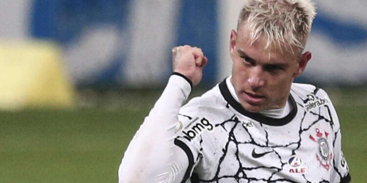 Corinthians vence a Chapecoense por 1 a 0 com gol de Róger Guedes no último minuto