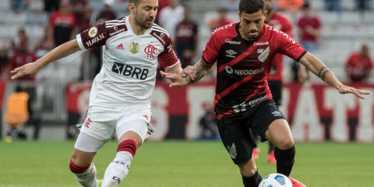 Athletico busca o empate nos acréscimos contra o Flamengo em jogo quente