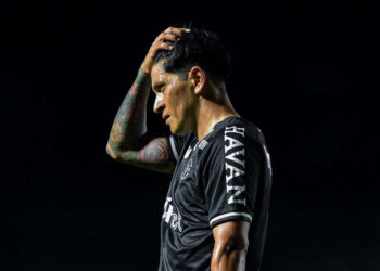 Germán Cano perde pênalti e Vasco pode amargar mais um ano na Série B