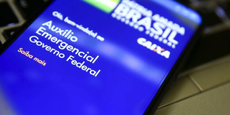 Trabalhadores nascidos em fevereiro podem sacar auxílio emergencial