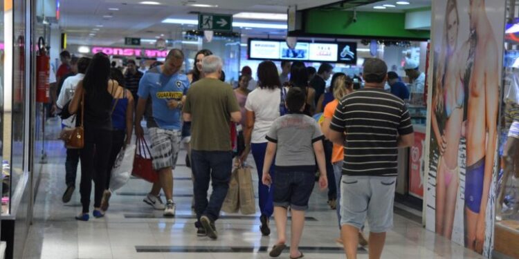 Shoppings têm, em outubro, vendas acima do nível pré-pandemia pela primeira vez